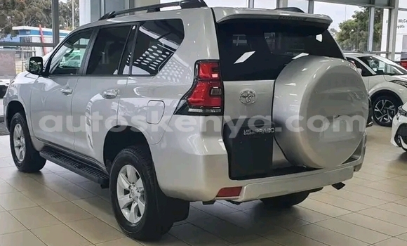 Buy Used Toyota Land Cruiser Prado Silver Car in Nairobi in Nairobi Buy Used Toyota Land Cruiser Prado Silver Car in Nairobi in Nairobi