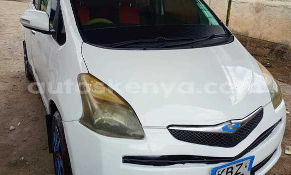 Nunua Ilio tumika Toyota Ractis Nyeupe Gari ndani ya Nakuru nchini Bonde la Ufafanuzi Nunua Ilio tumika Toyota Ractis Nyeupe Gari ndani ya Nakuru nchini Bonde la Ufafanuzi