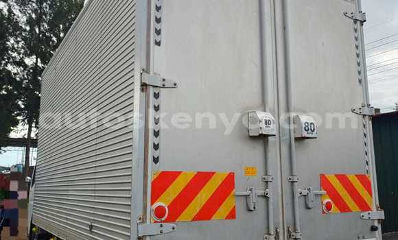 Nunua Ilio tumika Mitsubishi Fuso Nyeupe Lori ndani ya Nakuru nchini Bonde la Ufafanuzi Nunua Ilio tumika Mitsubishi Fuso Nyeupe Lori ndani ya Nakuru nchini Bonde la Ufafanuzi