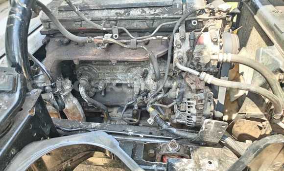 Nunua Ilio tumika Mitsubishi Fuso Nyeupe Lori ndani ya Nakuru nchini Bonde la Ufafanuzi Nunua Ilio tumika Mitsubishi Fuso Nyeupe Lori ndani ya Nakuru nchini Bonde la Ufafanuzi