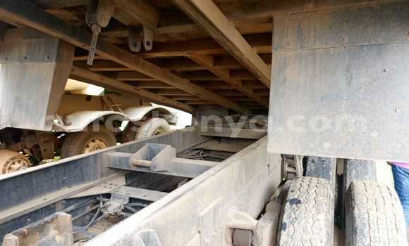 Nunua Ilio tumika Mitsubishi Van Nyeupe Lori ndani ya Nakuru nchini Bonde la Ufafanuzi Nunua Ilio tumika Mitsubishi Van Nyeupe Lori ndani ya Nakuru nchini Bonde la Ufafanuzi