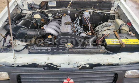 Nunua Ilio tumika Mitsubishi L200 Nyeupe Gari ndani ya Busia nchini West Kenya Nunua Ilio tumika Mitsubishi L200 Nyeupe Gari ndani ya Busia nchini West Kenya