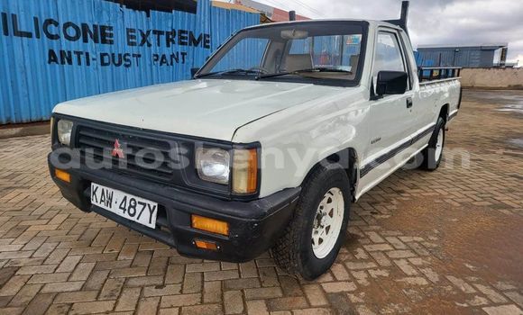 Nunua Ilio tumika Mitsubishi L200 Nyeupe Gari ndani ya Busia nchini West Kenya Nunua Ilio tumika Mitsubishi L200 Nyeupe Gari ndani ya Busia nchini West Kenya