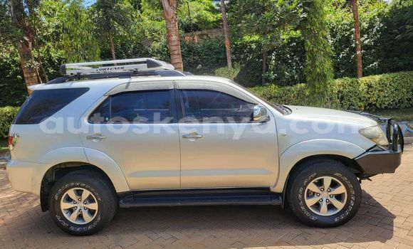 Nunua Ilio tumika Toyota Fortuner Nyingine Gari ndani ya Busia nchini West Kenya Nunua Ilio tumika Toyota Fortuner Nyingine Gari ndani ya Busia nchini West Kenya