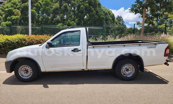 Nunua Ilio tumika Isuzu D–MAX Nyeupe Gari ndani ya Bute nchini Kaskazini Mashariki mwa Kenya Nunua Ilio tumika Isuzu D–MAX Nyeupe Gari ndani ya Bute nchini Kaskazini Mashariki mwa Kenya