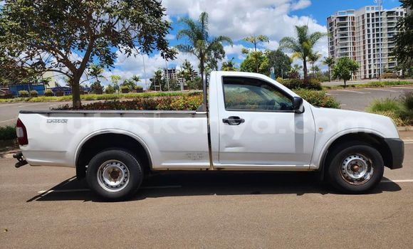 Nunua Ilio tumika Isuzu D–MAX Nyeupe Gari ndani ya Bute nchini Kaskazini Mashariki mwa Kenya Nunua Ilio tumika Isuzu D–MAX Nyeupe Gari ndani ya Bute nchini Kaskazini Mashariki mwa Kenya
