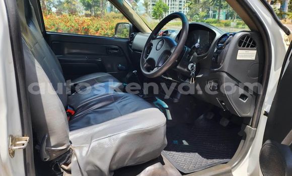 Nunua Ilio tumika Isuzu D–MAX Nyeupe Gari ndani ya Bute nchini Kaskazini Mashariki mwa Kenya Nunua Ilio tumika Isuzu D–MAX Nyeupe Gari ndani ya Bute nchini Kaskazini Mashariki mwa Kenya