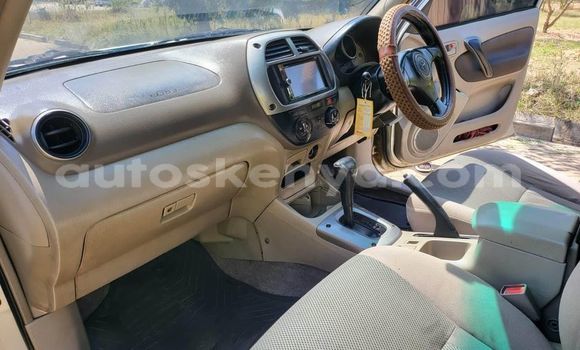 Nunua Ilio tumika Toyota RAV4 Nyingine Gari ndani ya Busia nchini West Kenya Nunua Ilio tumika Toyota RAV4 Nyingine Gari ndani ya Busia nchini West Kenya