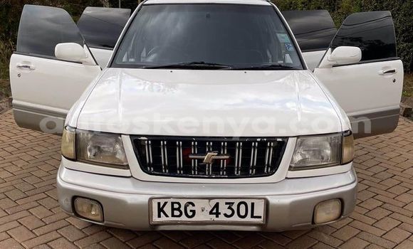 Oofamaa Subaru Forester White Makiinaa iti Busia keessatti West Kenya keessatti