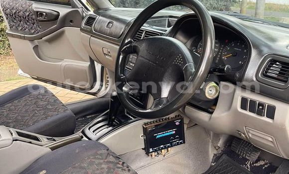 Nunua Ilio tumika Subaru Forester Nyeupe Gari ndani ya Busia nchini West Kenya Nunua Ilio tumika Subaru Forester Nyeupe Gari ndani ya Busia nchini West Kenya