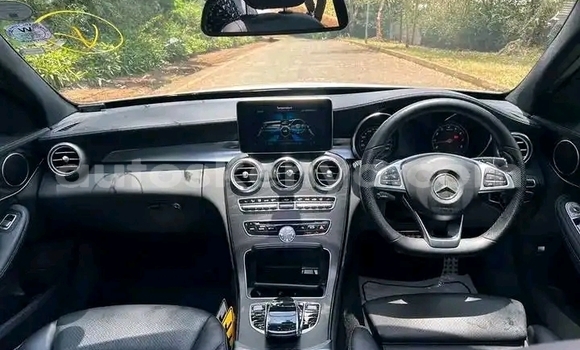 Buy Used Mercedes‒Benz C-klasse White Car in Nairobi in Nairobi Buy Used Mercedes‒Benz C-klasse White Car in Nairobi in Nairobi