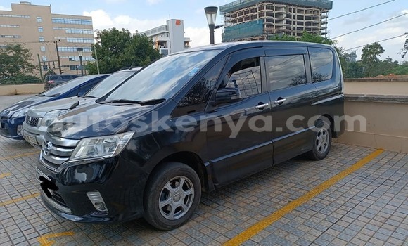 Oofamaa Nissan Serena Black Makiinaa iti Changamwe keessatti Coast keessatti