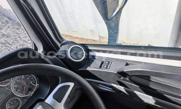 Nunua Mpya Mercedes‒Benz Truck Nyeupe Lori ndani ya Nairobi nchini Nairobi Nunua Mpya Mercedes‒Benz Truck Nyeupe Lori ndani ya Nairobi nchini Nairobi