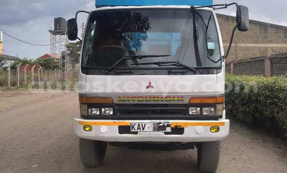 Nunua Ilio tumika Mitsubishi Fuso Nyeupe Lori ndani ya Nakuru nchini Bonde la Ufafanuzi Nunua Ilio tumika Mitsubishi Fuso Nyeupe Lori ndani ya Nakuru nchini Bonde la Ufafanuzi