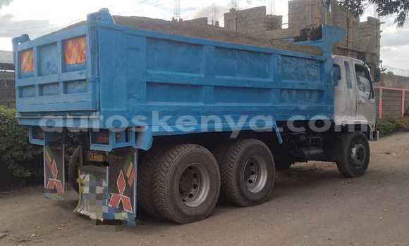 Nunua Ilio tumika Mitsubishi Fuso Nyeupe Lori ndani ya Nakuru nchini Bonde la Ufafanuzi Nunua Ilio tumika Mitsubishi Fuso Nyeupe Lori ndani ya Nakuru nchini Bonde la Ufafanuzi
