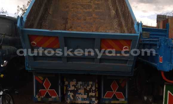 Nunua Ilio tumika Mitsubishi Fuso Nyeupe Lori ndani ya Nakuru nchini Bonde la Ufafanuzi Nunua Ilio tumika Mitsubishi Fuso Nyeupe Lori ndani ya Nakuru nchini Bonde la Ufafanuzi