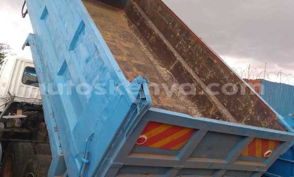 Nunua Ilio tumika Mitsubishi Fuso Nyeupe Lori ndani ya Nakuru nchini Bonde la Ufafanuzi Nunua Ilio tumika Mitsubishi Fuso Nyeupe Lori ndani ya Nakuru nchini Bonde la Ufafanuzi