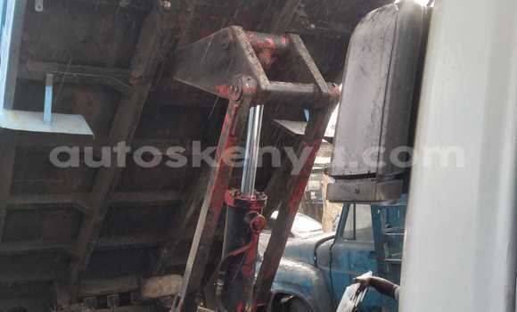 Nunua Ilio tumika Mitsubishi Fuso Nyeupe Lori ndani ya Nakuru nchini Bonde la Ufafanuzi Nunua Ilio tumika Mitsubishi Fuso Nyeupe Lori ndani ya Nakuru nchini Bonde la Ufafanuzi