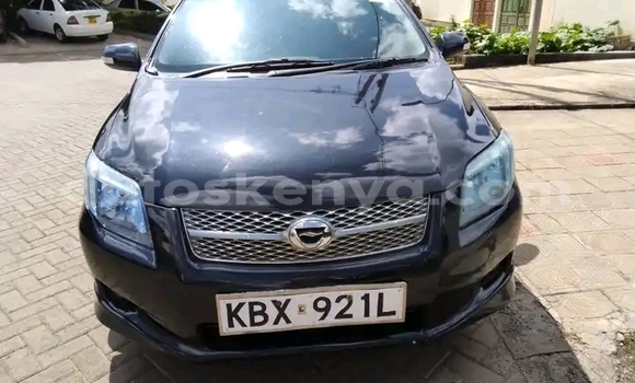 Oofamaa Toyota Fielder Black Makiinaa iti Nairobi keessatti Nairobi keessatti