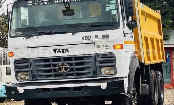 Oofamaa Toyota DA White Netiree iti Nairobi keessatti Nairobi keessatti Oofamaa Toyota DA White Netiree iti Nairobi keessatti Nairobi keessatti