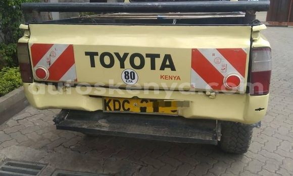 Oofamaa Toyota Hilux Other Makiinaa iti Changamwe keessatti Coast keessatti Oofamaa Toyota Hilux Other Makiinaa iti Changamwe keessatti Coast keessatti