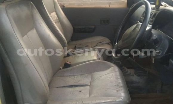 Oofamaa Toyota Hilux Other Makiinaa iti Changamwe keessatti Coast keessatti Oofamaa Toyota Hilux Other Makiinaa iti Changamwe keessatti Coast keessatti