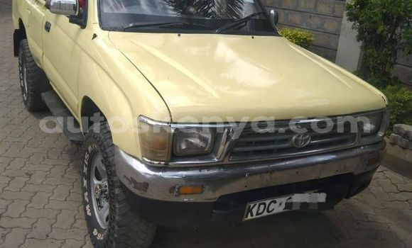 Oofamaa Toyota Hilux Other Makiinaa iti Changamwe keessatti Coast keessatti Oofamaa Toyota Hilux Other Makiinaa iti Changamwe keessatti Coast keessatti