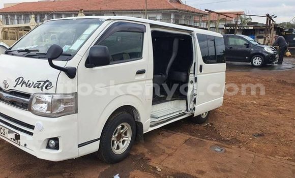 Oofamaa Toyota Hiace White Makiinaa iti Nairobi keessatti Nairobi keessatti Oofamaa Toyota Hiace White Makiinaa iti Nairobi keessatti Nairobi keessatti