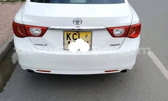 Nunua Ilio tumika Toyota Mark X Nyeupe Gari ndani ya Nairobi nchini Nairobi