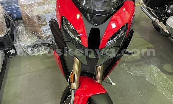 Oofamaa BMW S 1000 Red Doqdoqqee iti Nairobi keessatti Nairobi keessatti