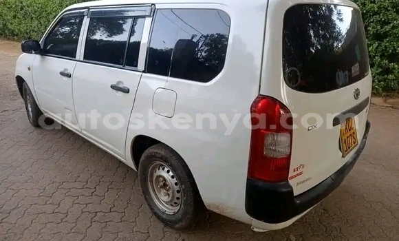 Oofamaa Toyota Probox White Makiinaa iti Kiambu keessatti Central Kenya keessatti