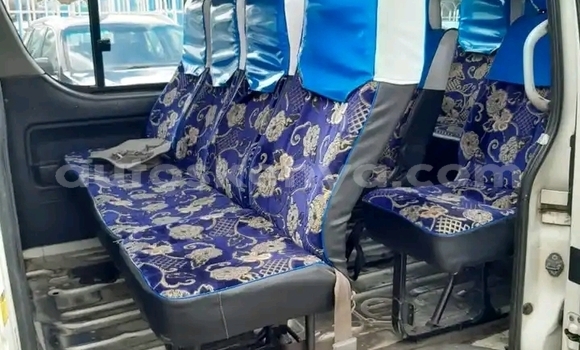 Oofamaa Toyota Hiace White Makiinaa iti Nairobi keessatti Nairobi keessatti Oofamaa Toyota Hiace White Makiinaa iti Nairobi keessatti Nairobi keessatti