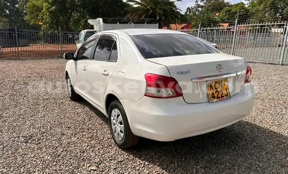 Nunua Ilio tumika Toyota Belta Nyeupe Gari ndani ya Nairobi nchini Nairobi