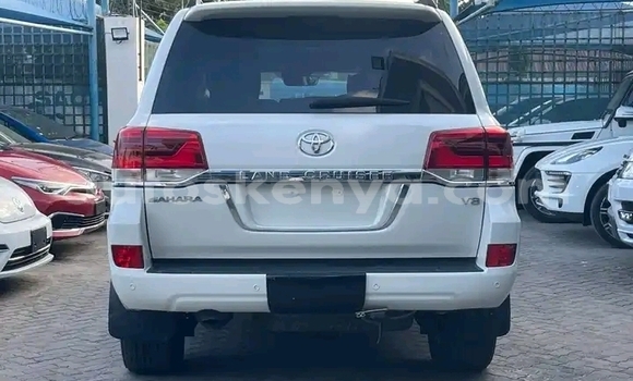 Buy Used Toyota Land Cruiser Silver Car in Nairobi in Nairobi