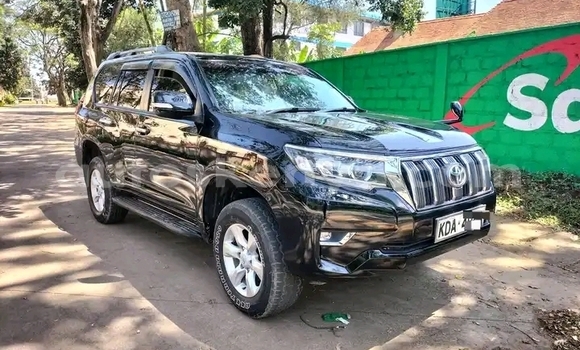 Nunua Ilio tumika Toyota Land Cruiser Prado Nyeusi Gari ndani ya Nairobi nchini Nairobi