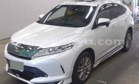Buy Used Toyota Harrier White Car in Nairobi in Nairobi