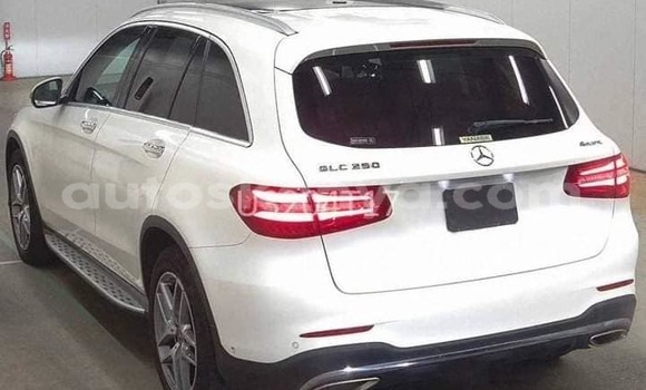 Nunua Ilio tumika Mercedes-Benz GLC 250D Nyeupe Gari ndani ya Bissil nchini Nairobi Nunua Ilio tumika Mercedes-Benz GLC 250D Nyeupe Gari ndani ya Bissil nchini Nairobi
