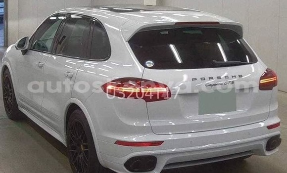 Buy Used Porsche Cayenne White Car in Chuka in East Kenya Buy Used Porsche Cayenne White Car in Chuka in East Kenya