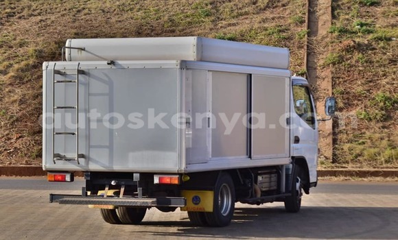 Nunua Ilio tumika Mitsubishi Fuso Nyeupe Lori ndani ya Bute nchini Kaskazini Mashariki mwa Kenya Nunua Ilio tumika Mitsubishi Fuso Nyeupe Lori ndani ya Bute nchini Kaskazini Mashariki mwa Kenya