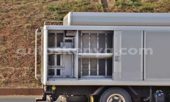 Nunua Ilio tumika Mitsubishi Fuso Nyeupe Lori ndani ya Bute nchini Kaskazini Mashariki mwa Kenya Nunua Ilio tumika Mitsubishi Fuso Nyeupe Lori ndani ya Bute nchini Kaskazini Mashariki mwa Kenya