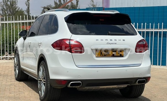 Buy Used Porsche Cayenne White Car in Bura in Northeast Kenya Buy Used Porsche Cayenne White Car in Bura in Northeast Kenya