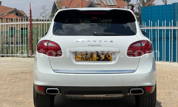 Buy Used Porsche Cayenne White Car in Bura in Northeast Kenya Buy Used Porsche Cayenne White Car in Bura in Northeast Kenya