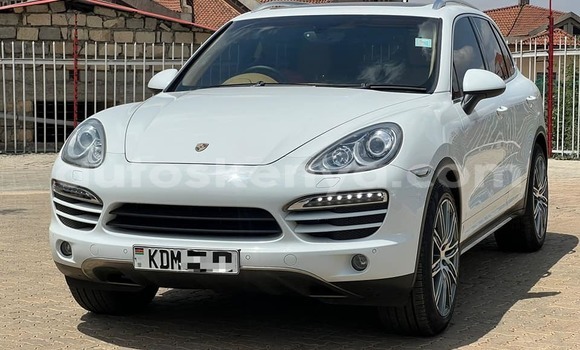 Buy Used Porsche Cayenne White Car in Bura in Northeast Kenya Buy Used Porsche Cayenne White Car in Bura in Northeast Kenya