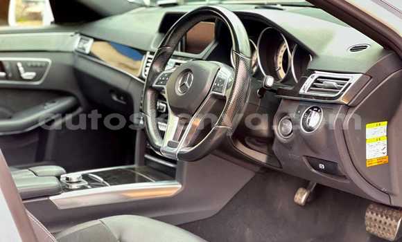 Buy Used Mercedes‒Benz E–Class White Car in Busia in West Kenya Buy Used Mercedes‒Benz E–Class White Car in Busia in West Kenya
