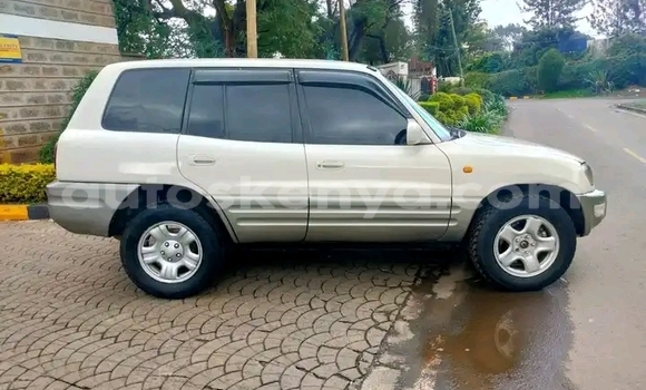 Oofamaa Toyota RAV4 Other Makiinaa iti Nairobi keessatti Nairobi keessatti