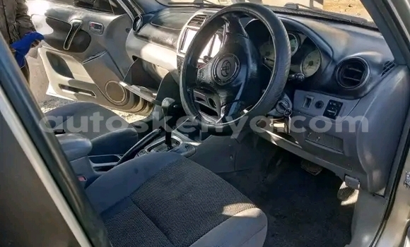 Oofamaa Toyota RAV4 Beige Makiinaa iti Nairobi keessatti Nairobi keessatti Oofamaa Toyota RAV4 Beige Makiinaa iti Nairobi keessatti Nairobi keessatti