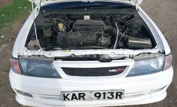 Oofamaa Nissan 720 White Makiinaa iti Nairobi keessatti Nairobi keessatti Oofamaa Nissan 720 White Makiinaa iti Nairobi keessatti Nairobi keessatti