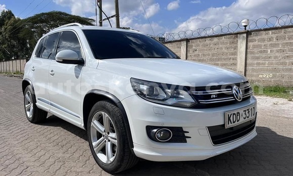 Nunua Ilio tumika Alfa Romeo 105/115 Nyeupe Gari ndani ya Nairobi nchini Nairobi