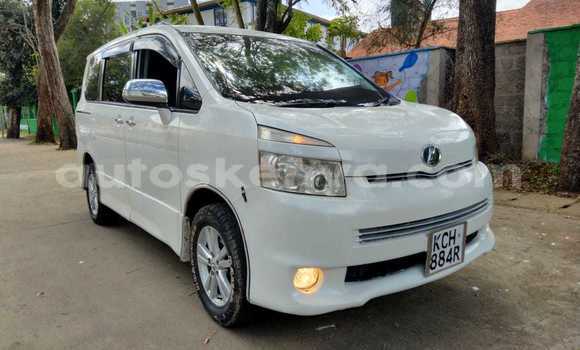 Oofamaa Toyota Voxy White Makiinaa iti Nairobi keessatti Nairobi keessatti Oofamaa Toyota Voxy White Makiinaa iti Nairobi keessatti Nairobi keessatti