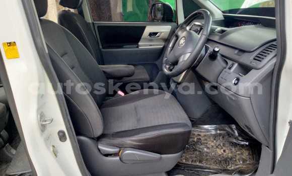 Oofamaa Toyota Voxy White Makiinaa iti Nairobi keessatti Nairobi keessatti Oofamaa Toyota Voxy White Makiinaa iti Nairobi keessatti Nairobi keessatti